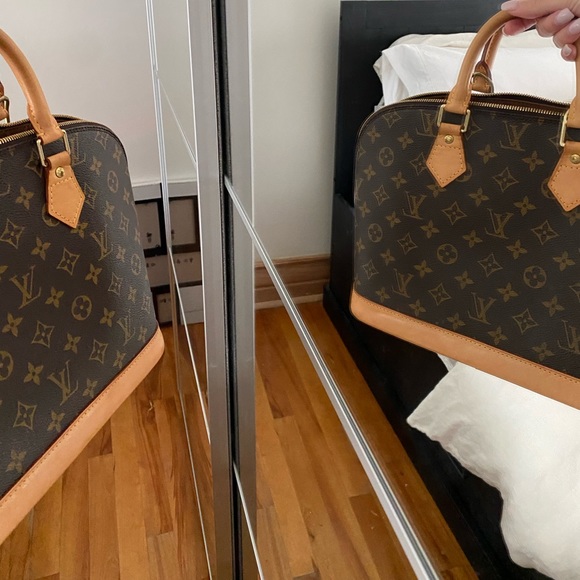 —SOLD— LOUIS VUITTON Alma Pm 😍 - Picture 9 of 11